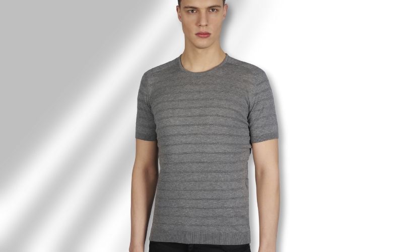 Blog yazısı Erkek Triko Tişört Şıklığı: Konfor, Zarafet ve Güncel Stil Anlayışının Buluştuğu Noktaiçin resim