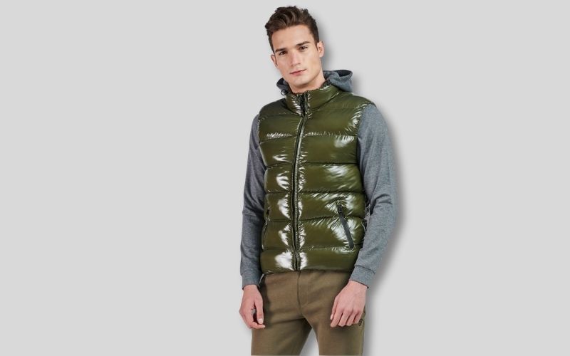 Blog yazısı Erkek Sonbahar Kombin Rehberi: Şehirli, Zamansız ve Fonksiyoneliçin resim